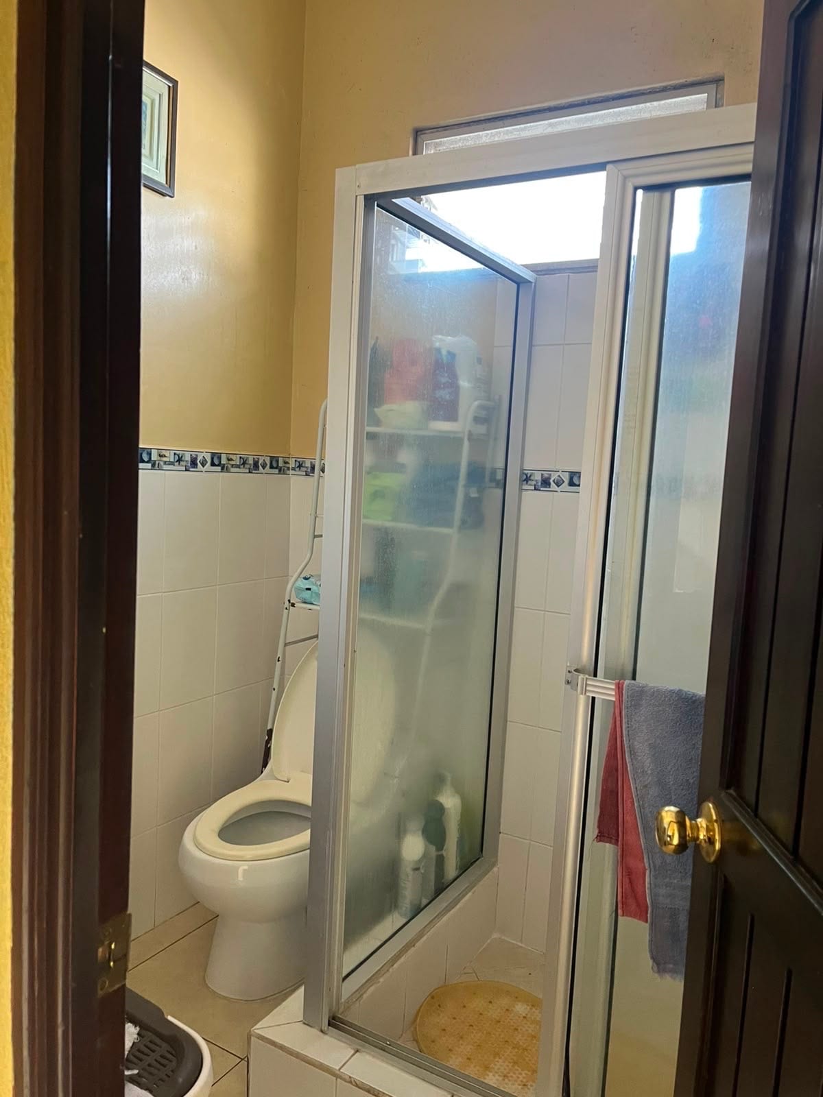 Vendo Casa en Pinares de San Cristobal Zona 8 de Mixco — Casa en Venta en Pinares de San Cristobal, Zona 8 Mixco, Guatemala, Ciudad — foto 5 de 14