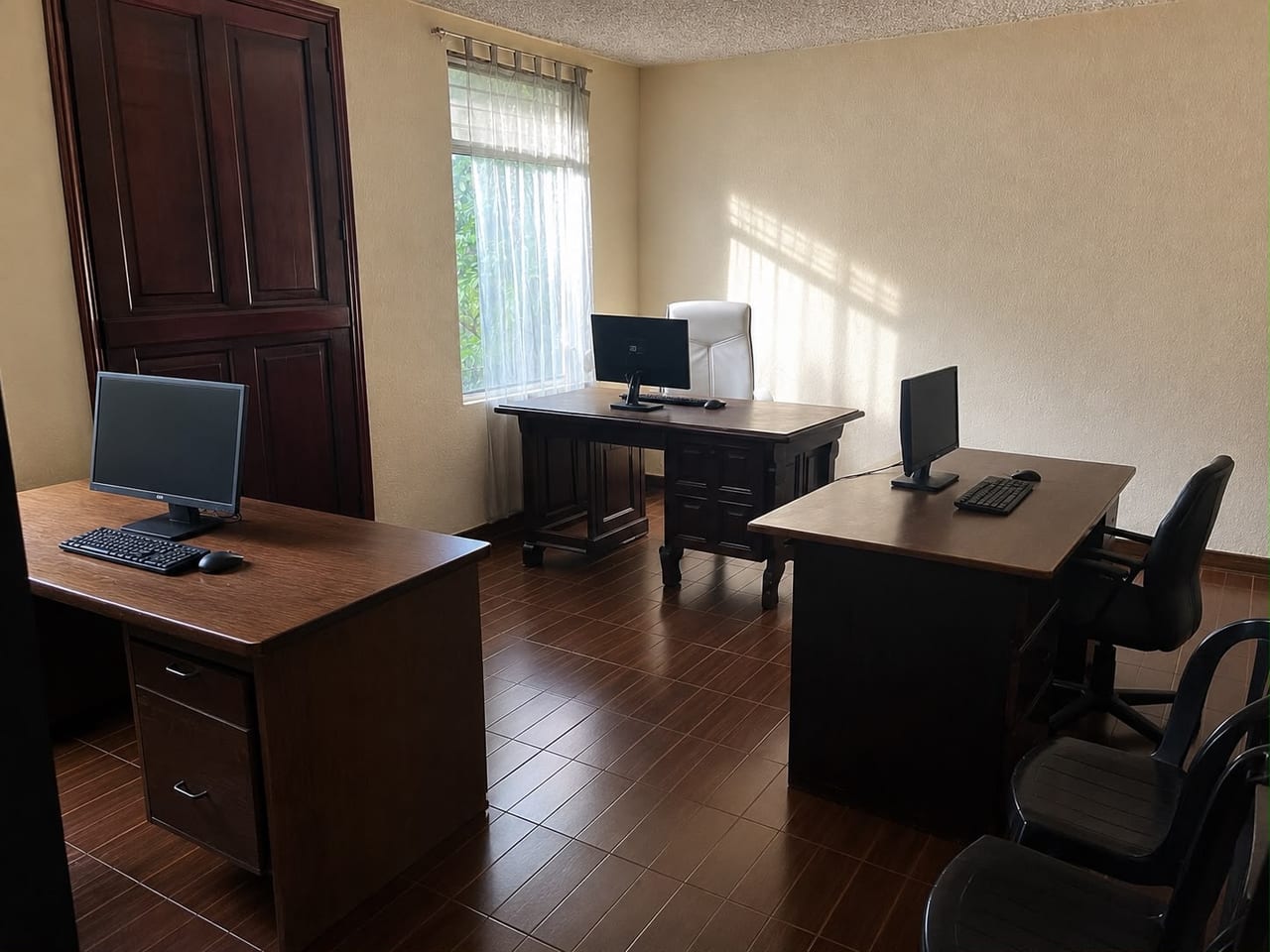Vendo Casa en Pinares de San Cristobal Zona 8 de Mixco — Casa en Venta en Pinares de San Cristobal, Zona 8 Mixco, Guatemala, Ciudad — foto 7 de 14