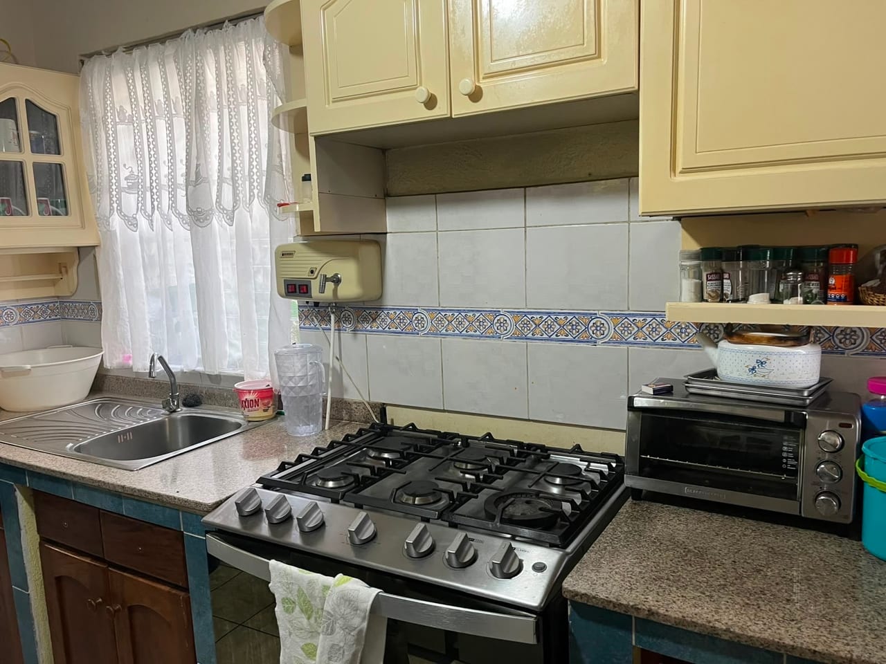 Vendo Casa en Pinares de San Cristobal Zona 8 de Mixco — Casa en Venta en Pinares de San Cristobal, Zona 8 Mixco, Guatemala, Ciudad — foto 8 de 14
