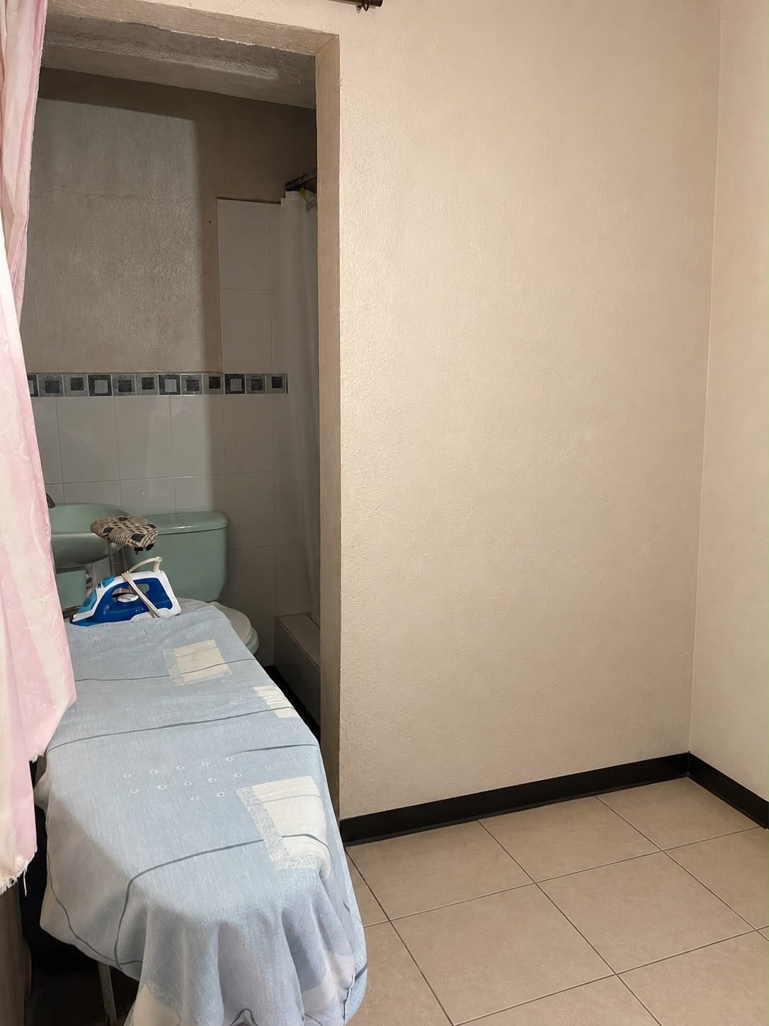 Vendo Casa en Pinares de San Cristobal Zona 8 de Mixco — Casa en Venta en Pinares de San Cristobal, Zona 8 Mixco, Guatemala, Ciudad — foto 10 de 14