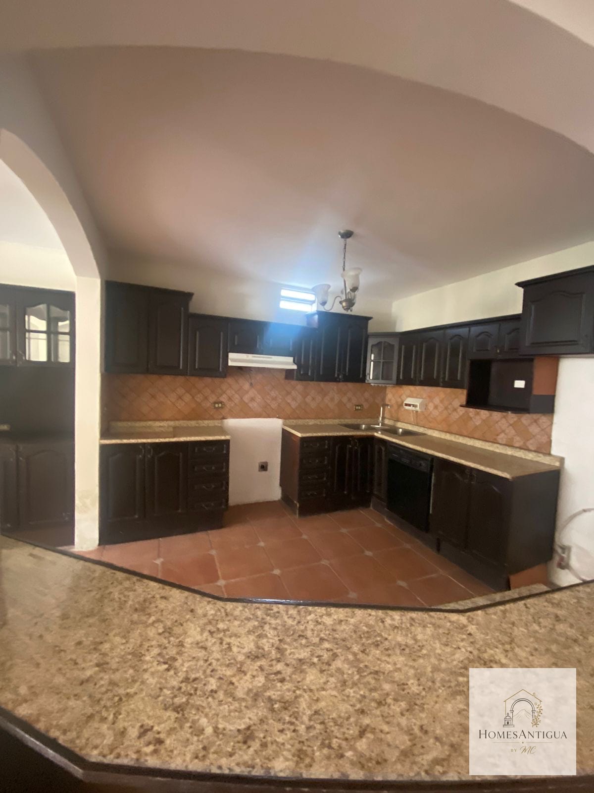 Propiedad grande en renta en Panorama (fuera de condominio ) — Casa en Alquiler en Antigua, Sacatepéquez — foto 5 de 12
