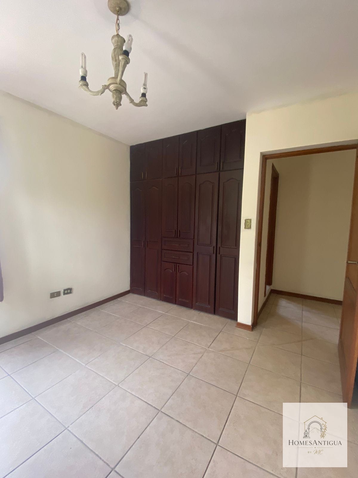 Propiedad grande en renta en Panorama (fuera de condominio ) — Casa en Alquiler en Antigua, Sacatepéquez — foto 12 de 12