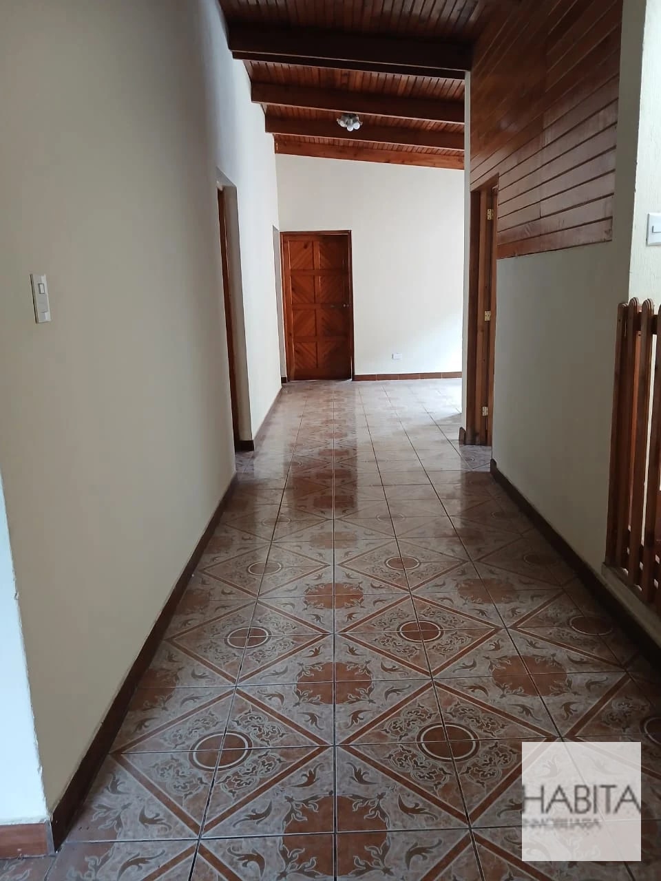 Casa amplia en Fraijanes para Negocio, Oficinas, Clínicas — Casa en Alquiler en Fraijanes, Carretera a El Salvador, Guatemala, Ciudad — foto 4 de 10