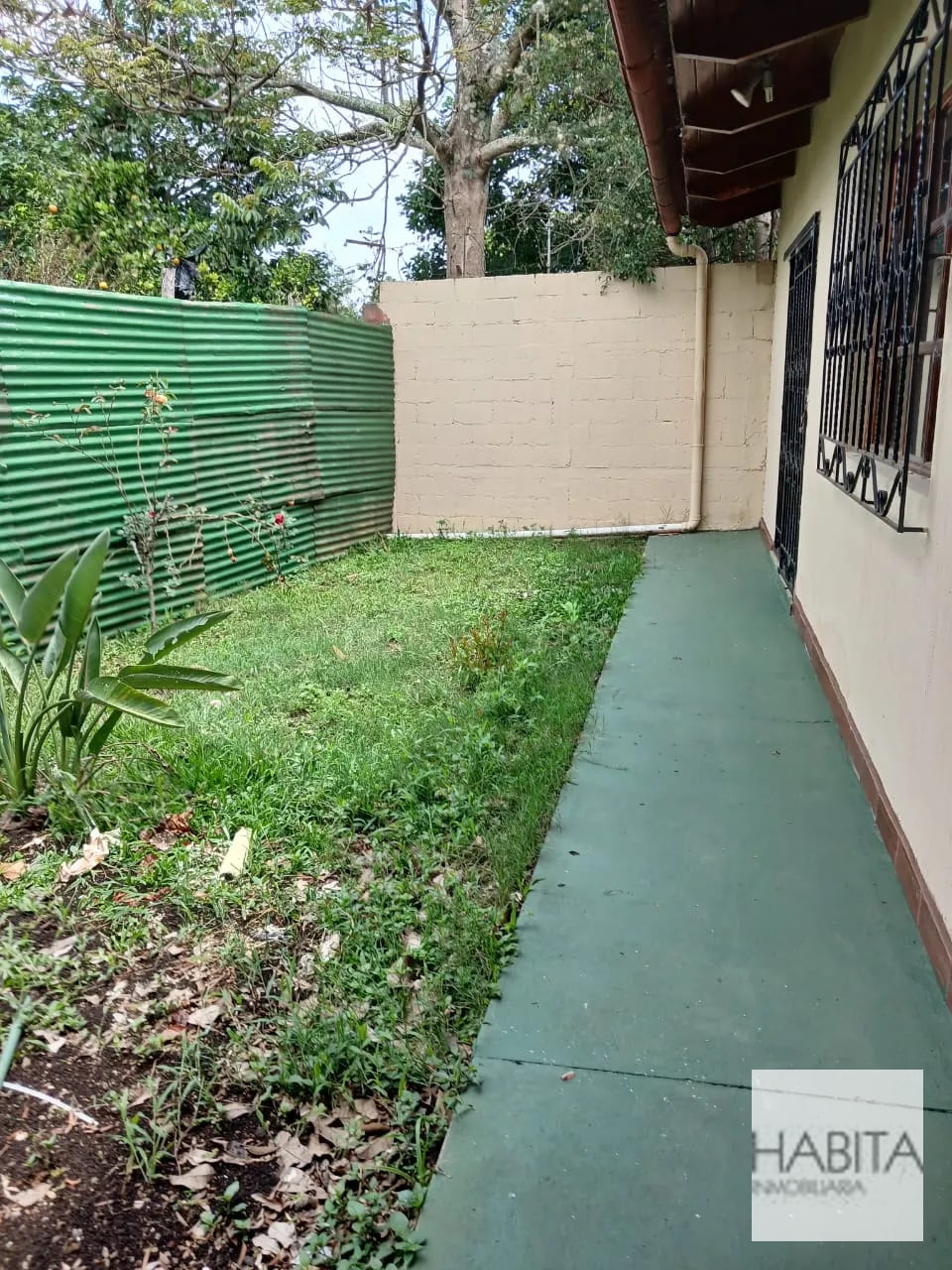 Casa amplia en Fraijanes para Negocio, Oficinas, Clínicas — Casa en Alquiler en Fraijanes, Carretera a El Salvador, Guatemala, Ciudad — foto 2 de 10