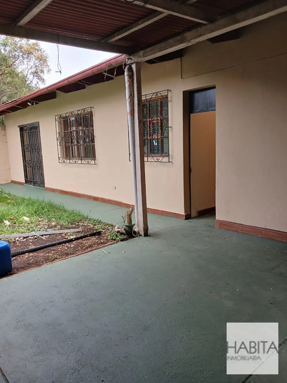 Casa amplia en Fraijanes para Negocio, Oficinas, Clínicas — Casa en Alquiler en Fraijanes, Carretera a El Salvador, Guatemala, Ciudad — foto 1 de 10