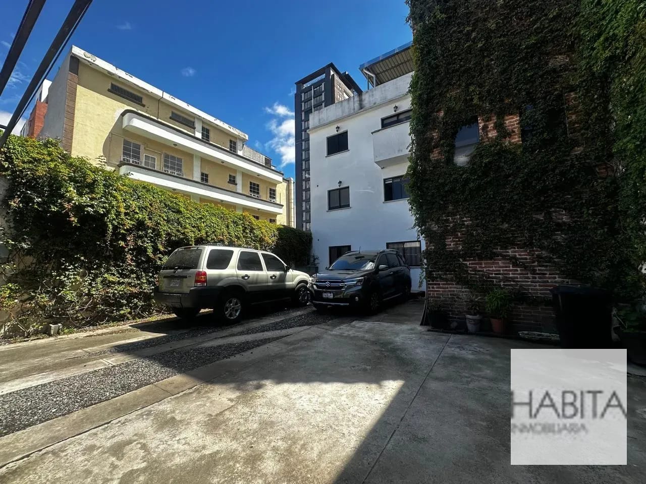 Casa para Vivienda/Oficina en zona 10 — Casa en Alquiler en Zona 10, Guatemala, Ciudad — foto 1 de 12