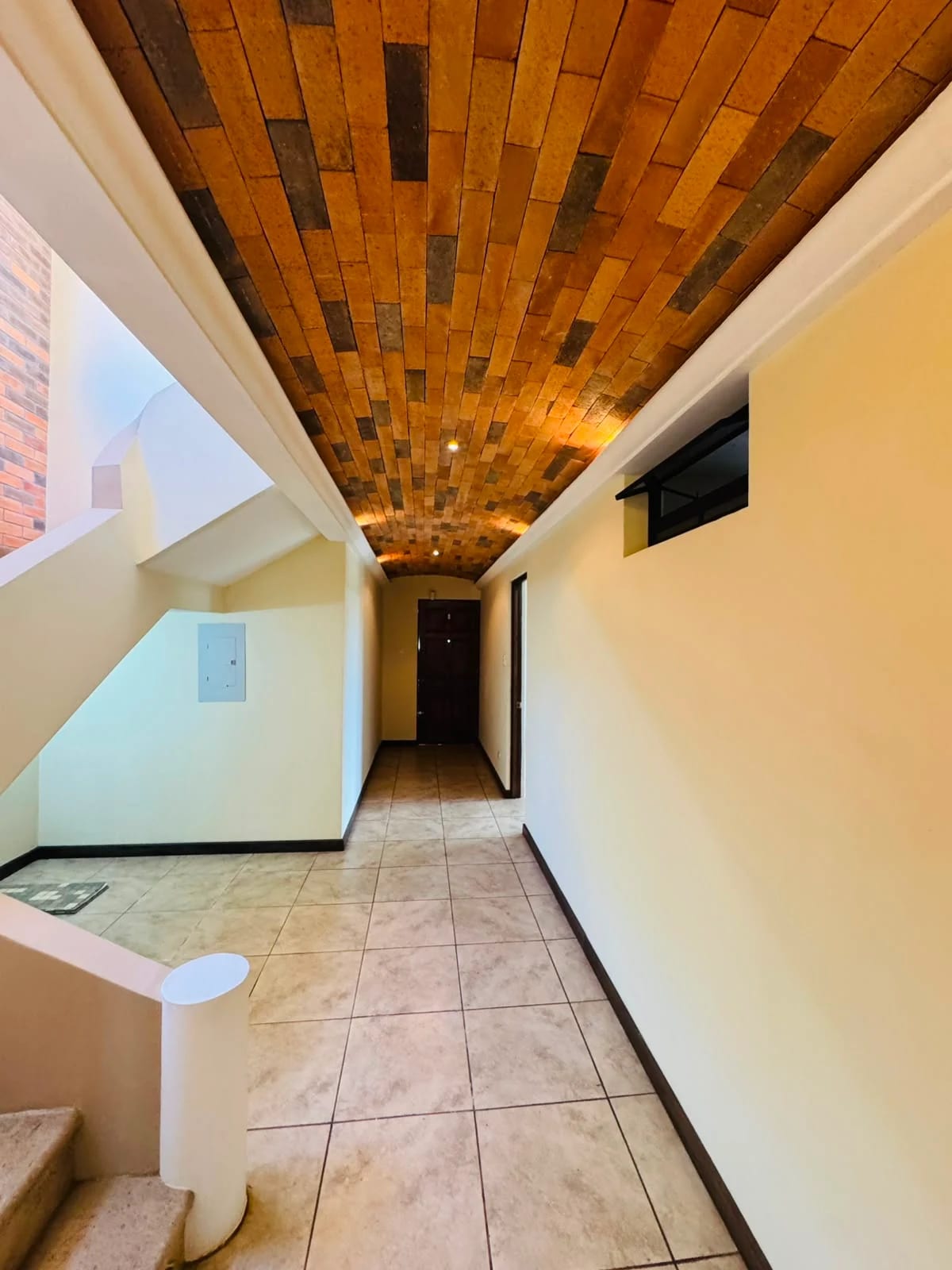 Casa en venta con amplio jardin en Carretera a El Salvador — Casa en Venta en Real del Campo, Carretera a El Salvador, Guatemala, Ciudad — foto 4 de 10