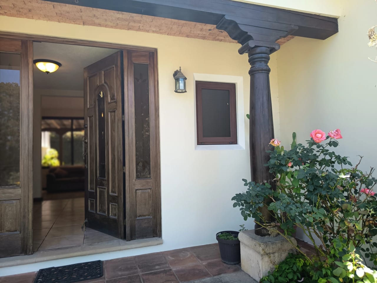 Casa en venta con amplio jardin en Carretera a El Salvador — Casa en Venta en Real del Campo, Carretera a El Salvador, Guatemala, Ciudad — foto 6 de 10