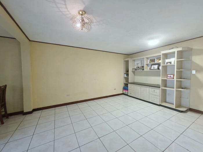 Casa en Venta en San Cristobal Dentro de Residencial — Casa en Venta en Loma Real, Zona 8 Mixco, Guatemala, Ciudad — foto 5 de 7