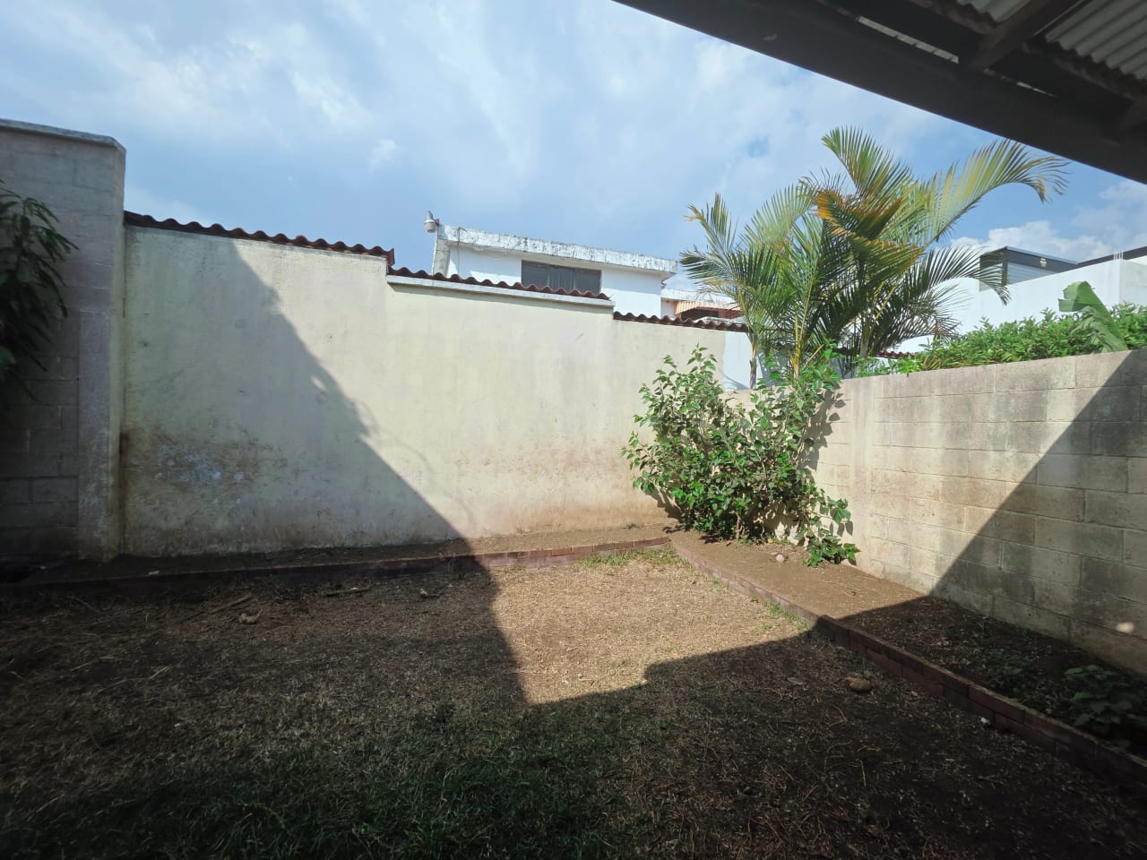 Casa en Venta en San Cristobal Dentro de Residencial — Casa en Venta en Loma Real, Zona 8 Mixco, Guatemala, Ciudad — foto 3 de 7