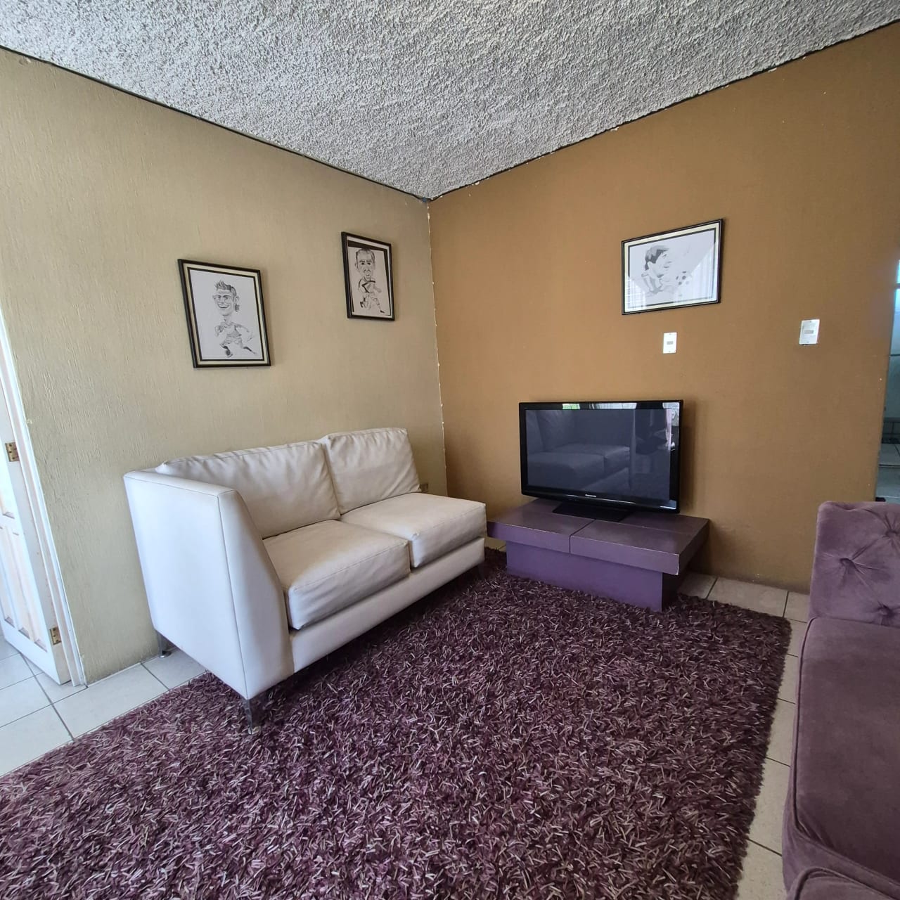 Casa en Venta en Zona 4 de Mixco con Amplio Jardin — Casa en Venta en Bosques de San Nicolás, Zona 4 Mixco, Guatemala, Ciudad — foto 6 de 9