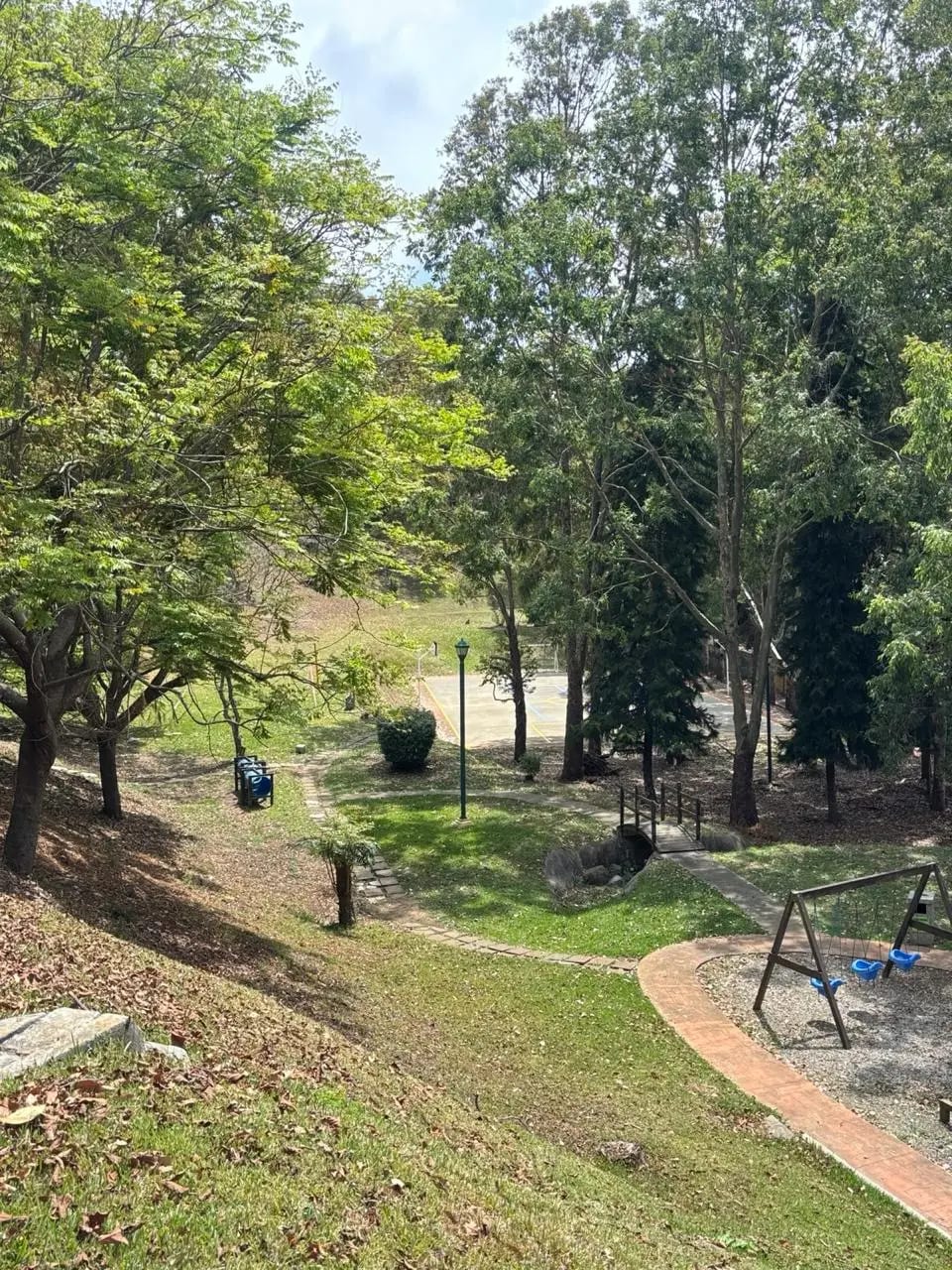 Casa en Venta en Entreverdes con Amplio Jardin — Casa en Venta en Entreverdes, Carretera a El Salvador, Guatemala, Ciudad — foto 7 de 8