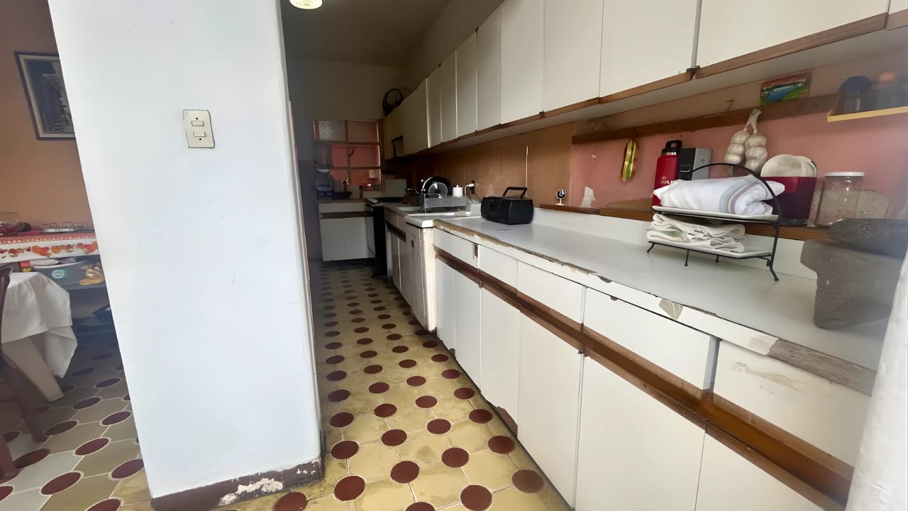 Amplia Casa en Zona 1 Fuera de Garita — Casa en Venta en Zona 1, Guatemala, Ciudad — foto 7 de 15
