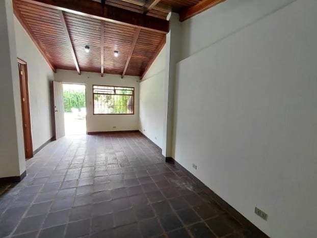 Amplia Casa en Renta en Zona 4 — Casa en Alquiler en Zona 4, Guatemala, Ciudad — foto 13 de 15