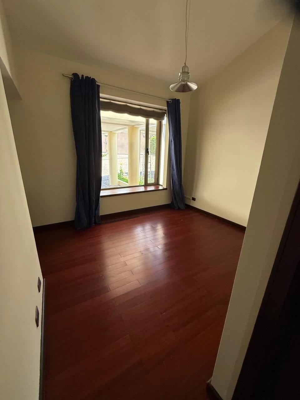 Bella Casa El Prado 3 habitaciones + servicio — Casa en Alquiler en El Prado, Zona 10, Guatemala, Ciudad — foto 4 de 14