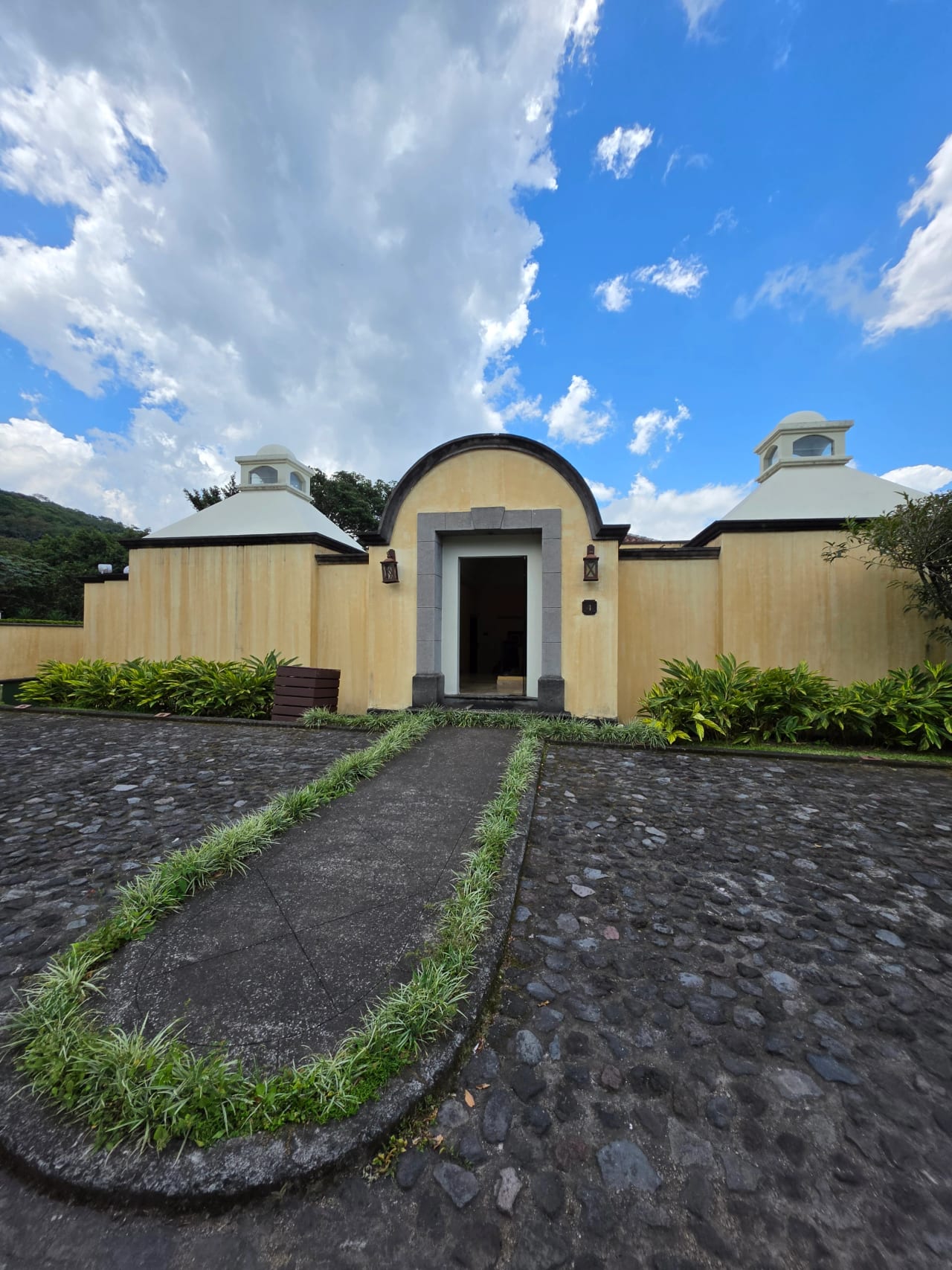 Villa 2 habitaciones La Reunión Antigua Guatemala — Casa en Venta en La Reunión Golf Resort, Alotenango, Sacatepéquez — foto 1 de 11