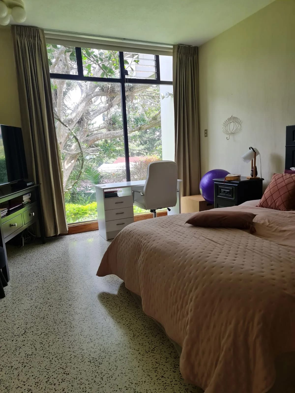Venta Casa GRANDE El Prado zona 10 5 habitaciones — Casa en Venta en El Prado, Zona 10, Guatemala, Ciudad — foto 5 de 11