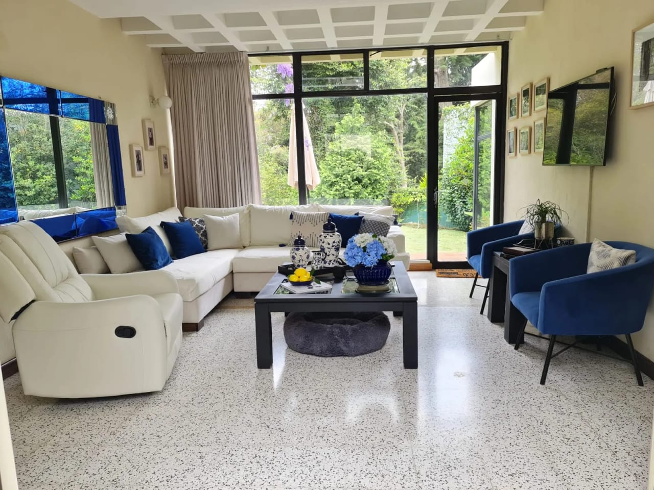 Venta Casa GRANDE El Prado zona 10 5 habitaciones — Casa en Venta en El Prado, Zona 10, Guatemala, Ciudad — foto 1 de 11