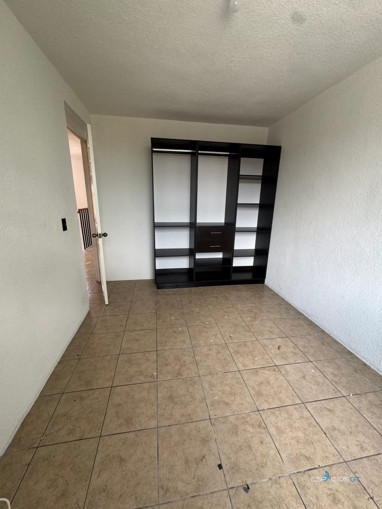 CASA EN ALQUILER EN RESIDENCIALES LOS OLIVOS, ZONA 18 Q.4,000 — Casa en Alquiler en los olivos, Zona 18, Guatemala, Ciudad — foto 5 de 7