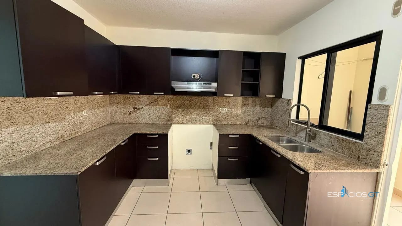 🏡 CASA | ALAMEDA DE SAN ISIDRO ZONA 16 — Casa en Alquiler en Alamedas de San Isidro, Zona 16, Guatemala, Ciudad — foto 3 de 12