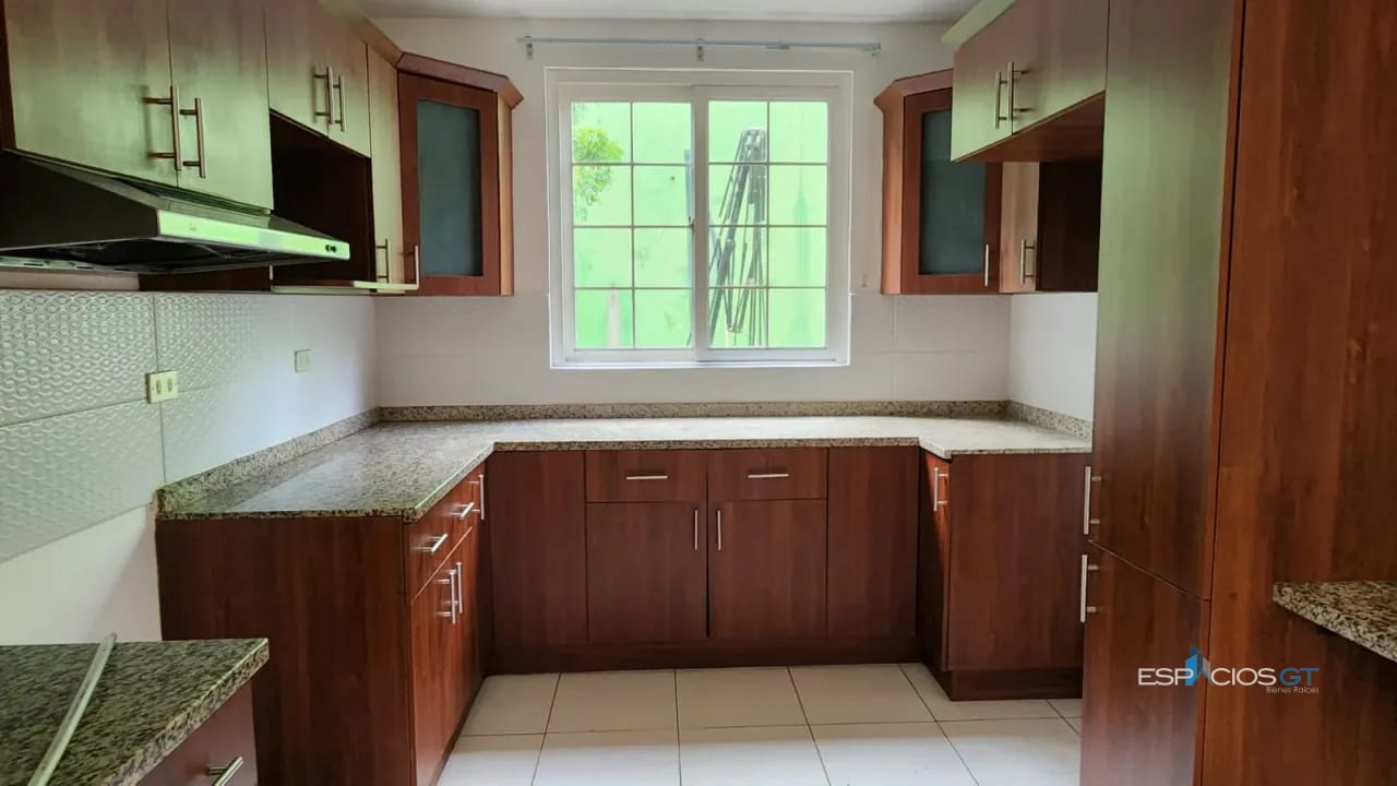 🌿 Casa en Venta o Alquiler en Entreverdes | Km. 22 Carr. Fraijanes — Casa en Venta en Entreverdes, Carretera a El Salvador, Guatemala, Ciudad — foto 4 de 9