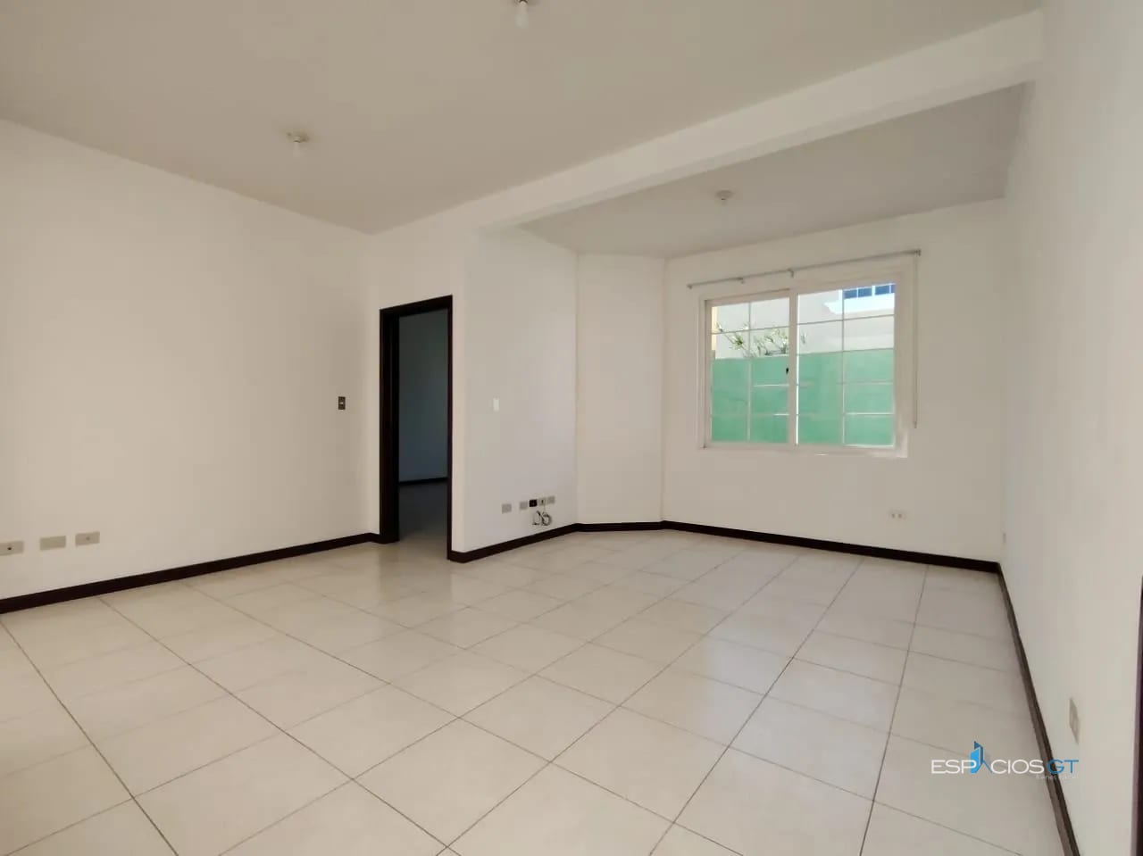 🌿 Casa en Venta o Alquiler en Entreverdes | Km. 22 Carr. Fraijanes — Casa en Venta en Entreverdes, Carretera a El Salvador, Guatemala, Ciudad — foto 2 de 9