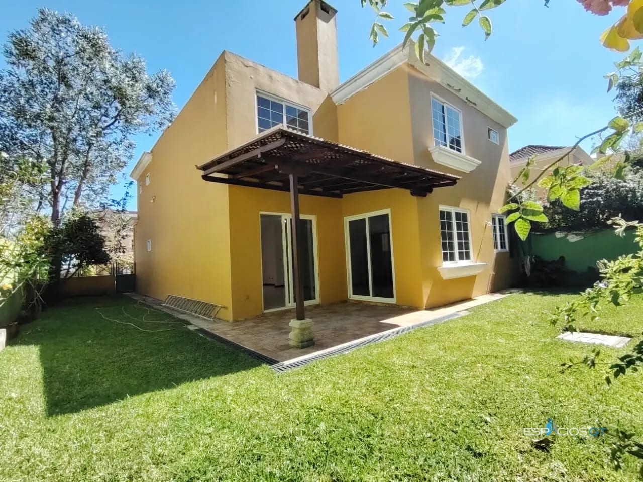 🌿 Casa en Venta o Alquiler en Entreverdes | Km. 22 Carr. Fraijanes — Casa en Venta en Entreverdes, Carretera a El Salvador, Guatemala, Ciudad — foto 3 de 9