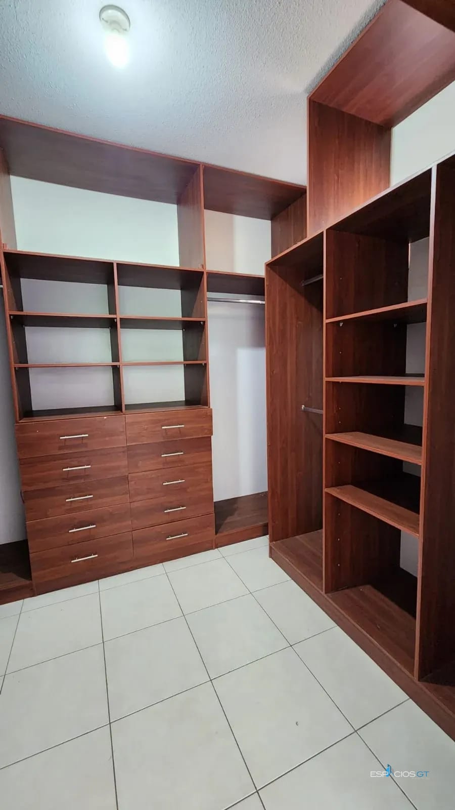 🌿 Casa en Venta o Alquiler en Entreverdes | Km. 22 Carr. Fraijanes — Casa en Venta en Entreverdes, Carretera a El Salvador, Guatemala, Ciudad — foto 8 de 9