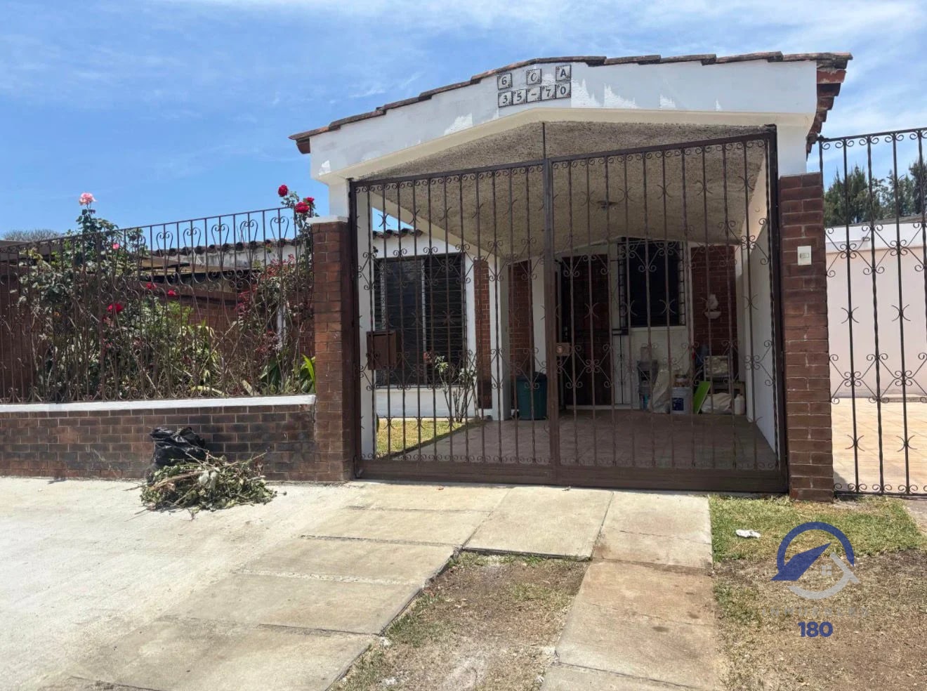 Casa de un nivel en renta en Residencial V, zona 11 - 1