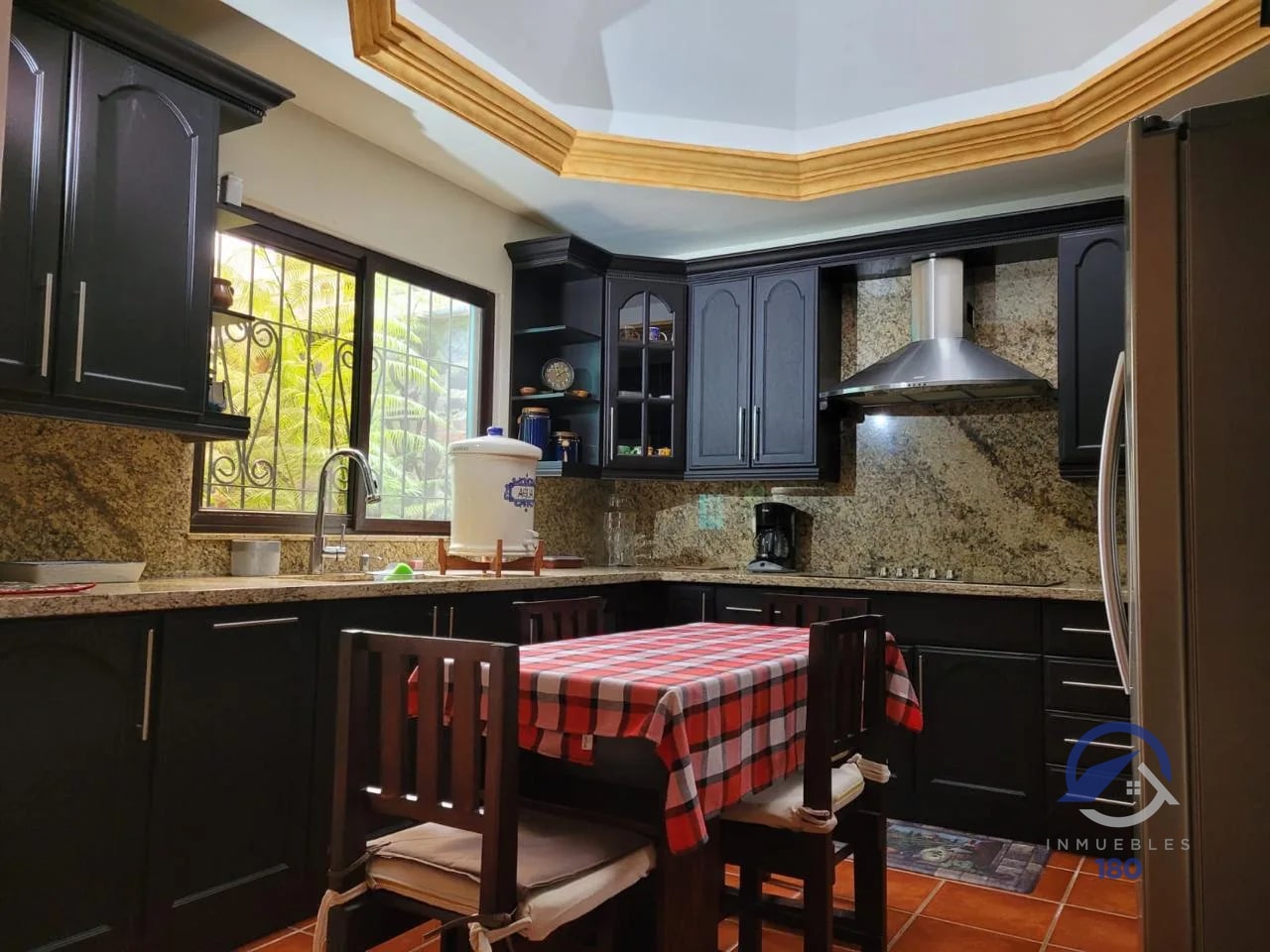 Casa amueblada en renta en Condominio Hacienda Del Comendador, San Miguel Dueñas — Casa en Alquiler en Hacienda del comendador, San Miguel Dueñas, Sacatepéquez — foto 2 de 13