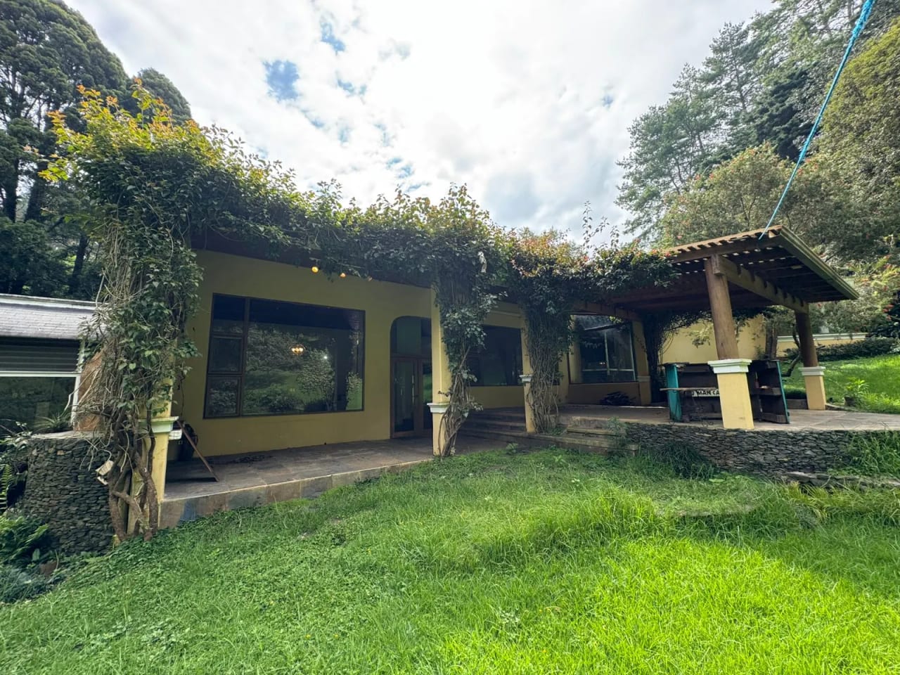 Renta de casa con amplio terreno en Condominio San Rafael | Km.16.5 CAES — Casa en Alquiler en Carretera a El Salvador, Guatemala, Ciudad — foto 7 de 13