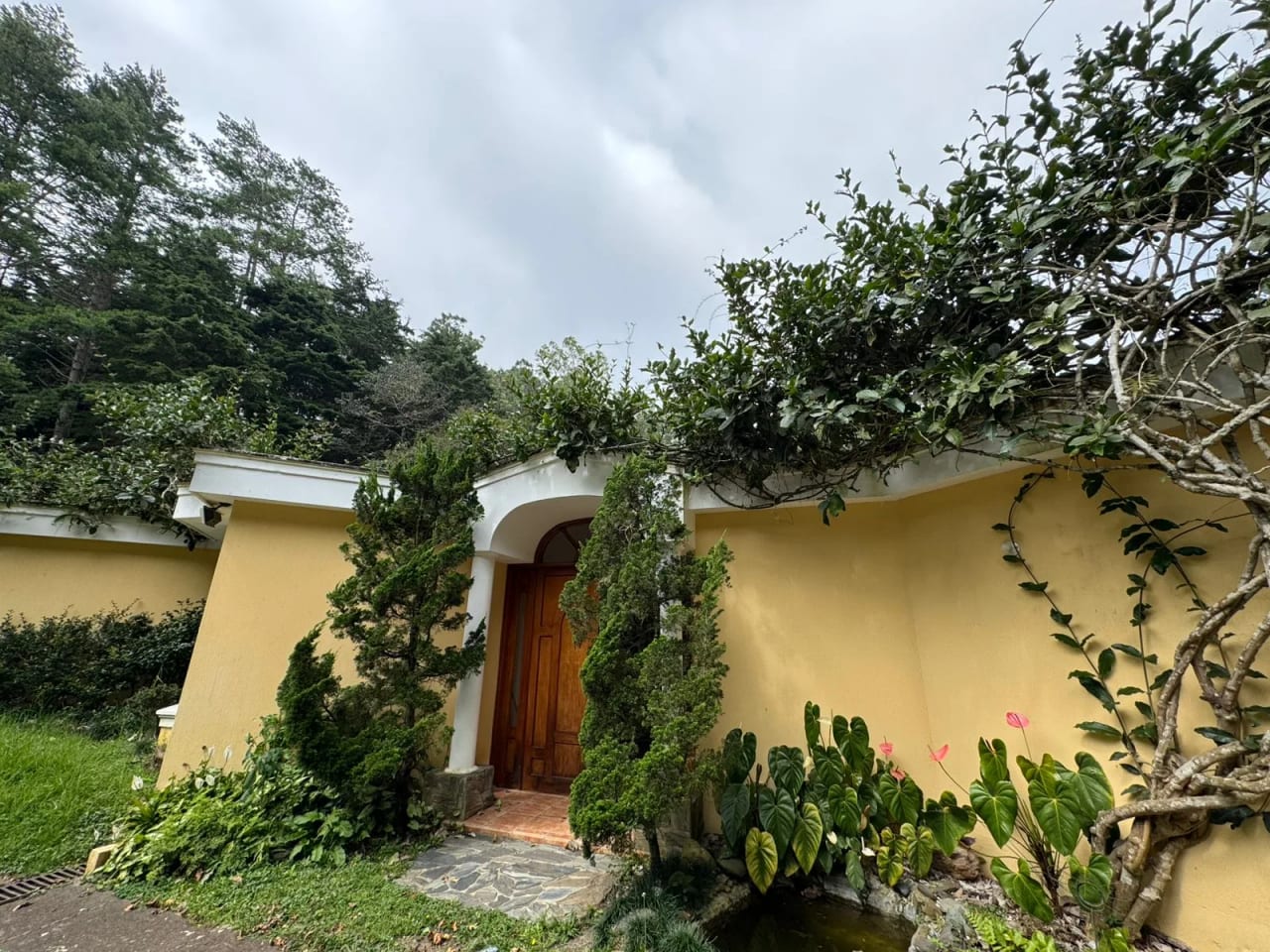Renta de casa con amplio terreno en Condominio San Rafael | Km.16.5 CAES — Casa en Alquiler en Carretera a El Salvador, Guatemala, Ciudad — foto 10 de 13