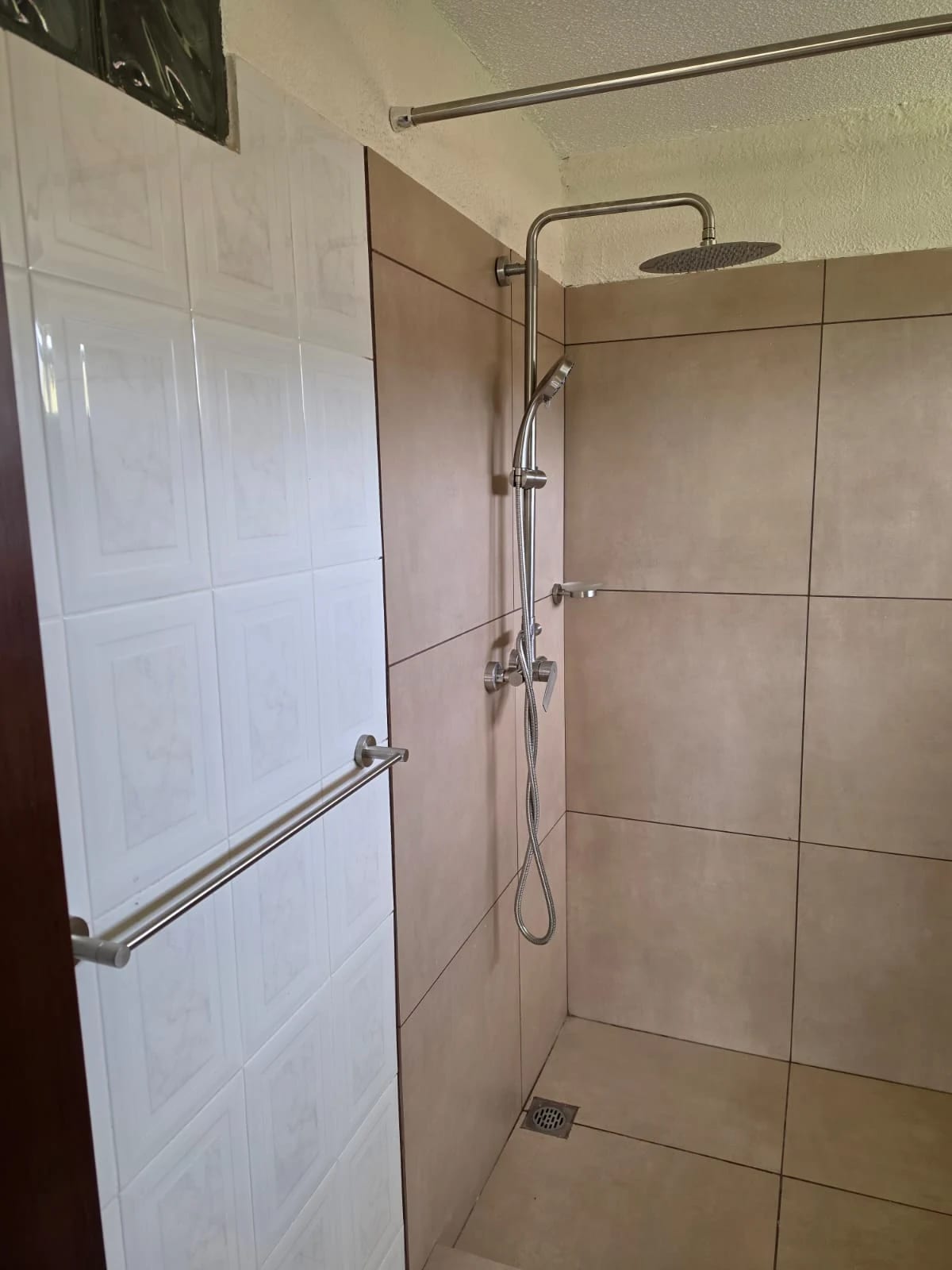 Renta de casa en Condominio Las Kascada | Km.16.5 Caes — Casa en Alquiler en La Kaskada, Carretera a El Salvador, Guatemala, Ciudad — foto 4 de 7