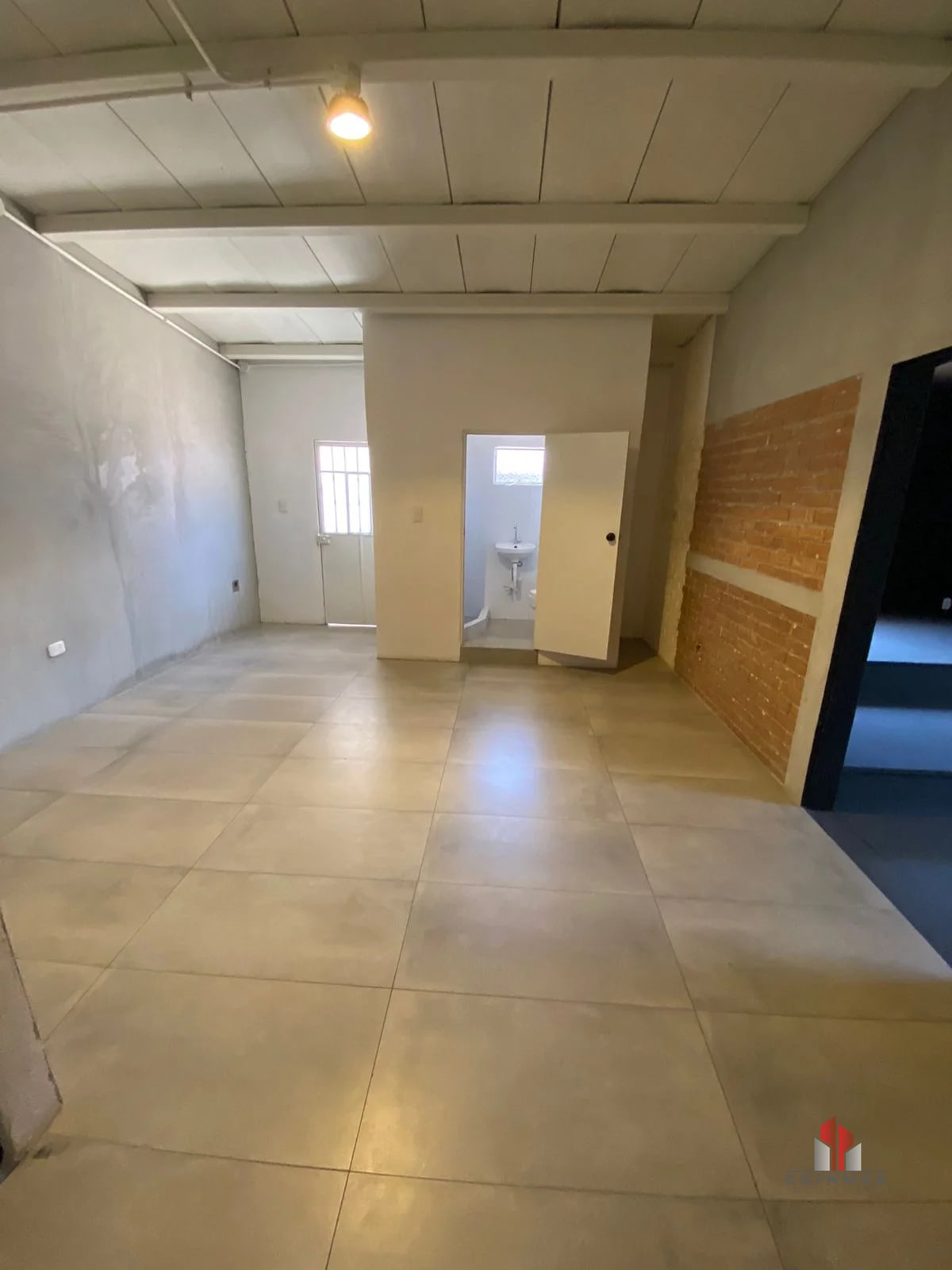 Casa en renta zona 10 – ideal para operación interna o almacenamiento - 10