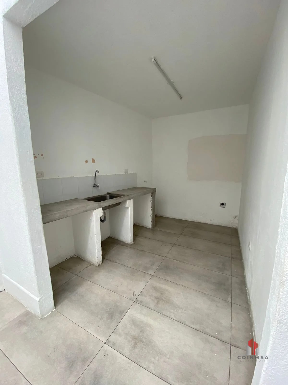 Casa en renta zona 10 – ideal para operación interna o almacenamiento - 10