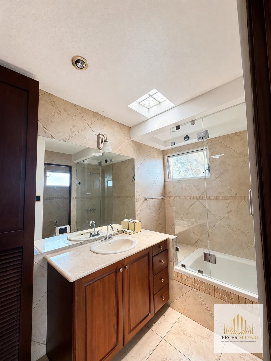 Casa de 385 m² en alquiler San Lázaro z15 — Casa en Alquiler en San Lázaro, Zona 15, Guatemala, Ciudad — foto 2 de 10