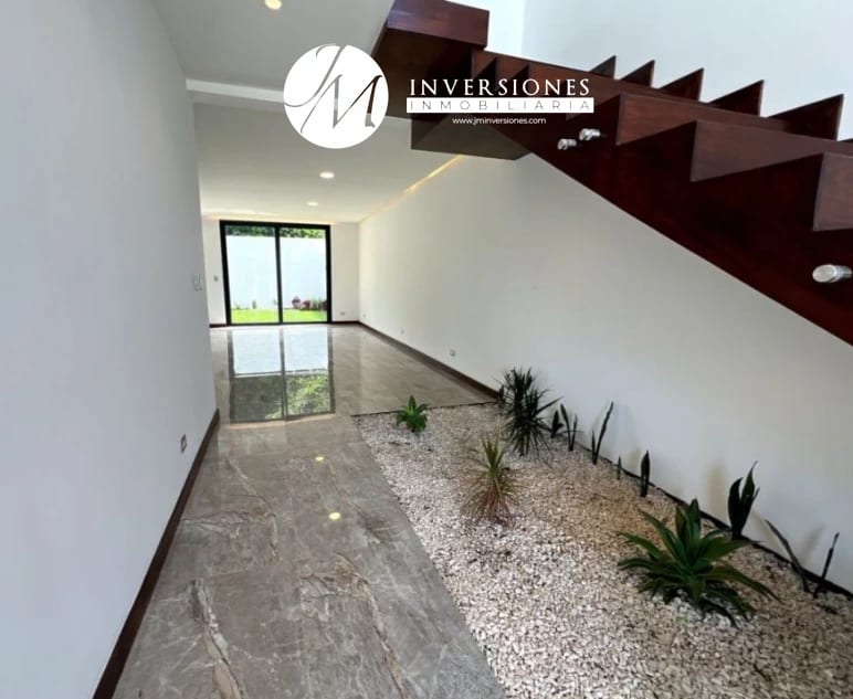 Casa En Venta Con 5 Dormitorios En Santa Elena Barillas — Casa en Venta en Villa Canales, Guatemala, Ciudad — foto 3 de 11