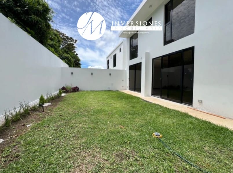 Casa En Venta Con 5 Dormitorios En Santa Elena Barillas — Casa en Venta en Villa Canales, Guatemala, Ciudad — foto 11 de 11