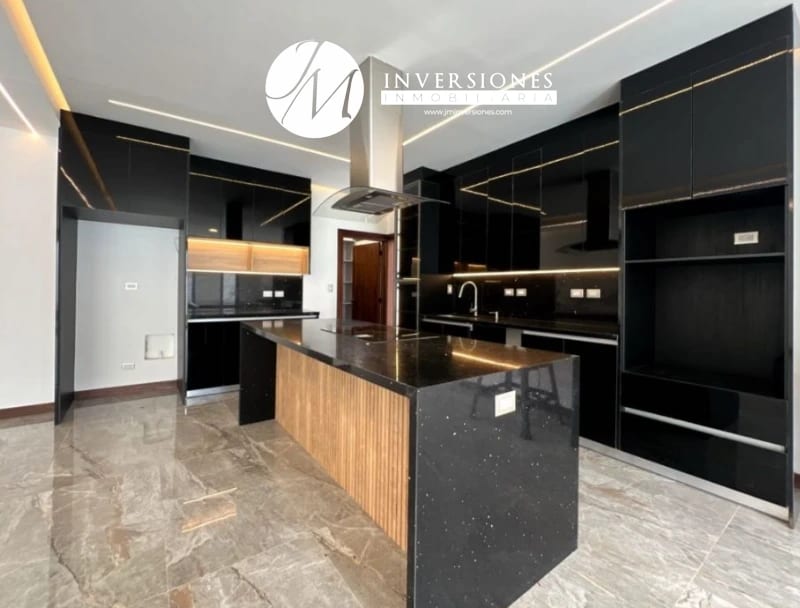 Casa En Venta Con 5 Dormitorios En Santa Elena Barillas — Casa en Venta en Villa Canales, Guatemala, Ciudad — foto 2 de 11