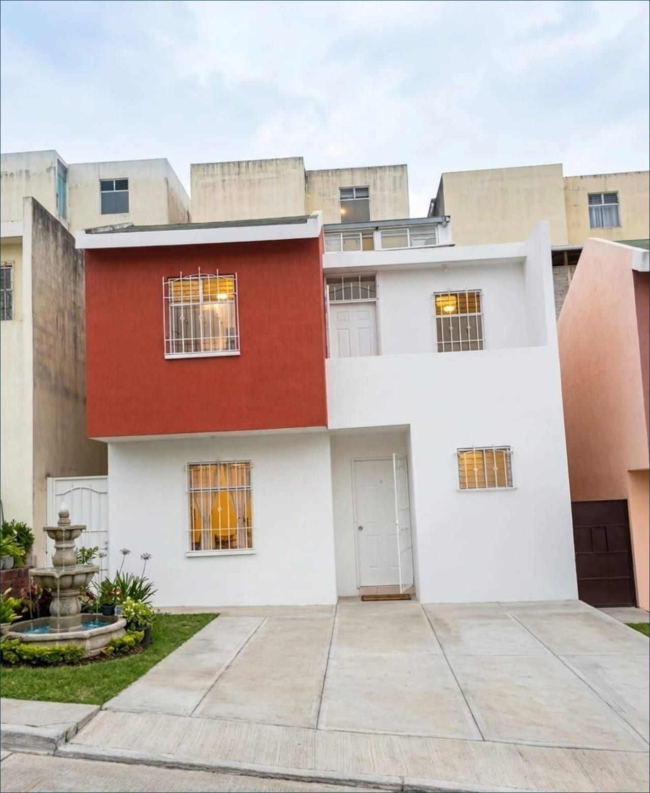 Casa en Venta Vista Azul Santa Catarina Pinula — Casa en Venta en Villas Granada Premier 2, Santa Catarina Pinula, Guatemala, Ciudad — foto 1 de 16