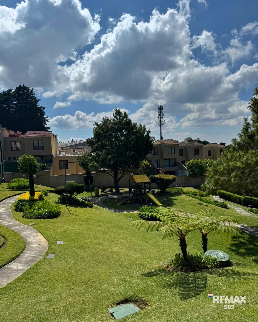 Espectacular Casa en CAES — Casa en Venta en Cumbres de La Arboleda, Carretera a El Salvador, Guatemala, Ciudad — foto 1 de 10
