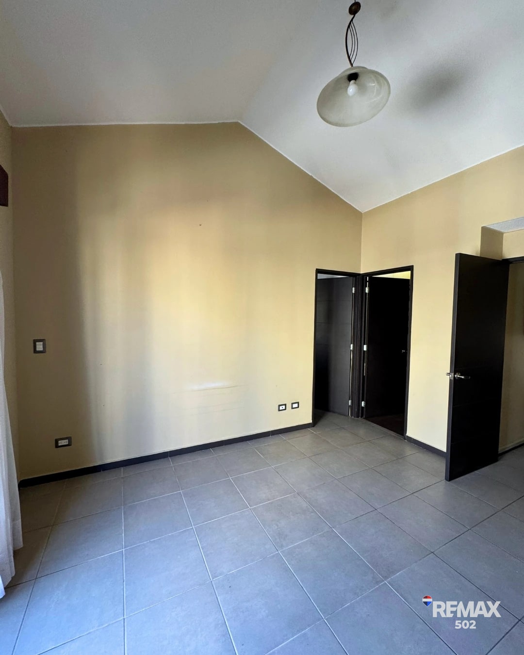 Espectacular Casa en CAES — Casa en Venta en Cumbres de La Arboleda, Carretera a El Salvador, Guatemala, Ciudad — foto 8 de 10