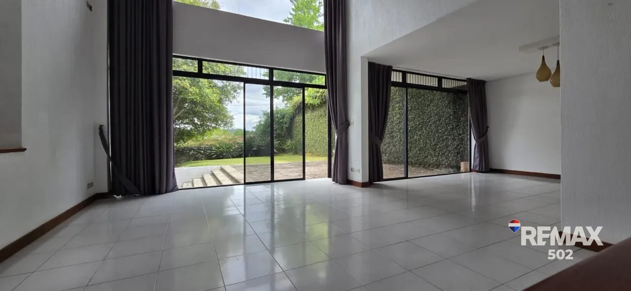 Espectacular Casa en El Socorro — Casa en Alquiler en El Socorro, Carretera a El Salvador, Guatemala, Ciudad — foto 5 de 15