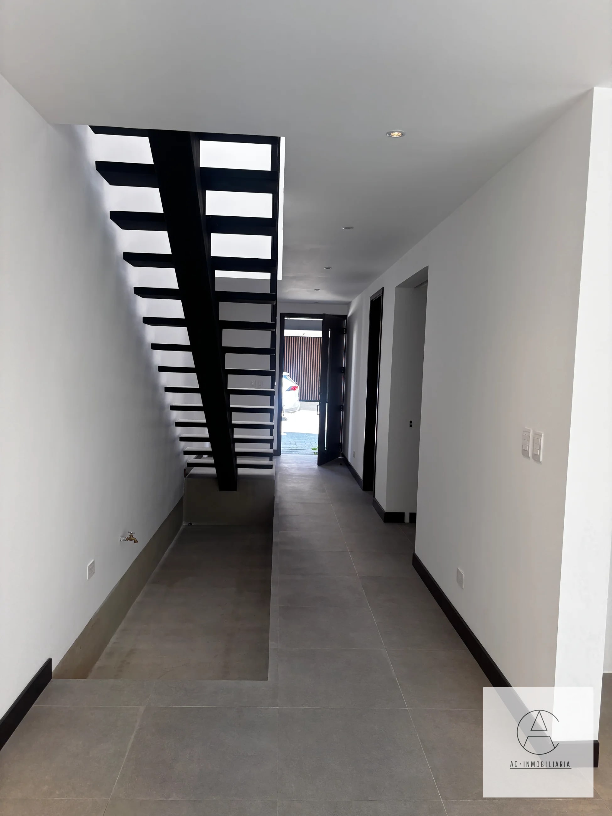 Casa en Renta, Molié zona 10 — Casa en Alquiler en Zona 10, Guatemala, Ciudad — foto 2 de 13