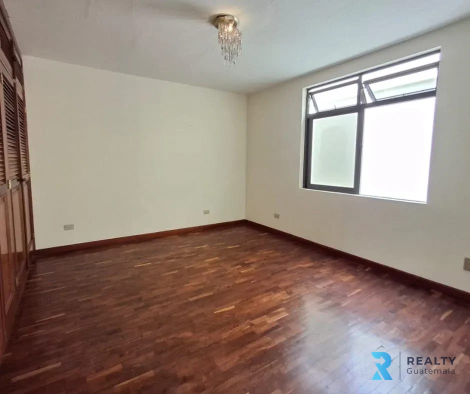RENTO Casa Zona 4 — Casa en Alquiler en Zona 4, Guatemala, Ciudad — foto 12 de 17