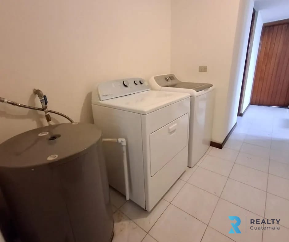 RENTO Casa Zona 4 — Casa en Alquiler en Zona 4, Guatemala, Ciudad — foto 16 de 17