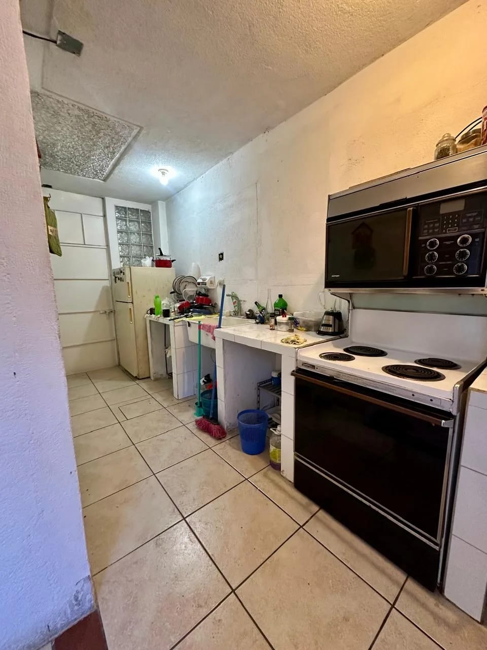 Venta de casa con amplio terreno en Lomas de Portugal zona 01 de Mixco — Casa en Venta en Las Hojarascas, Zona 1 Mixco, Guatemala, Ciudad — foto 6 de 12