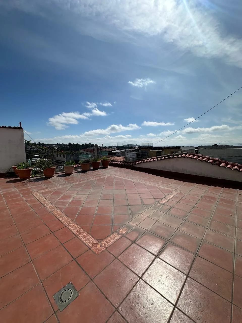 Venta de casa con amplio terreno en Lomas de Portugal zona 01 de Mixco — Casa en Venta en Las Hojarascas, Zona 1 Mixco, Guatemala, Ciudad — foto 11 de 12