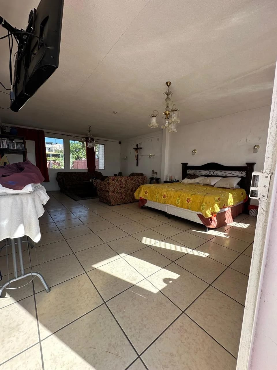 Venta de casa con amplio terreno en Lomas de Portugal zona 01 de Mixco — Casa en Venta en Las Hojarascas, Zona 1 Mixco, Guatemala, Ciudad — foto 8 de 12