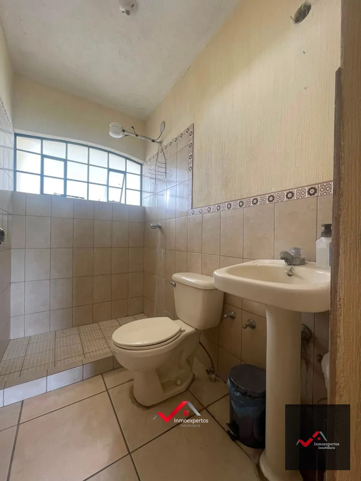 Casa en Renta | San Cristóbal, Zona 8 de Mixco | Sector B1 — Casa en Alquiler en Zona 8 Mixco, Guatemala, Ciudad — foto 7 de 17